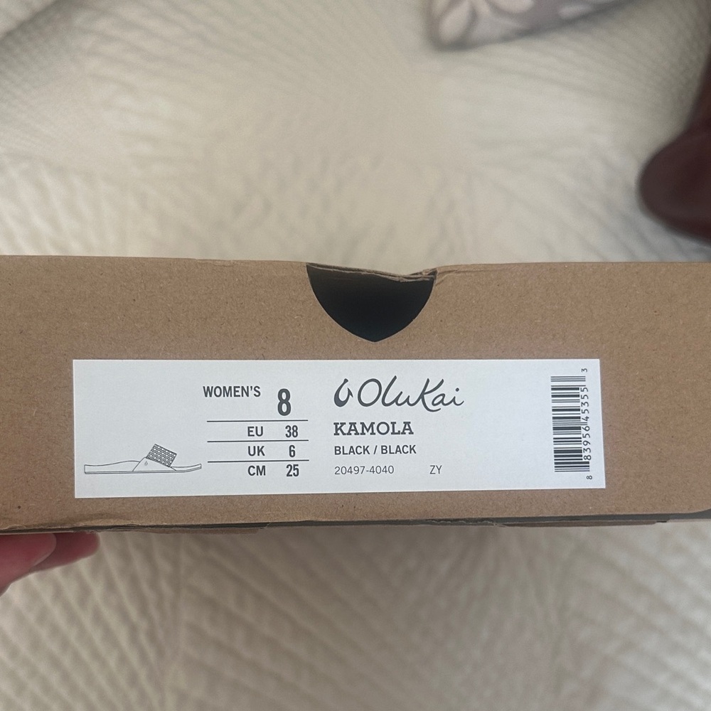 OluKai Women's Kamola Black Sandals